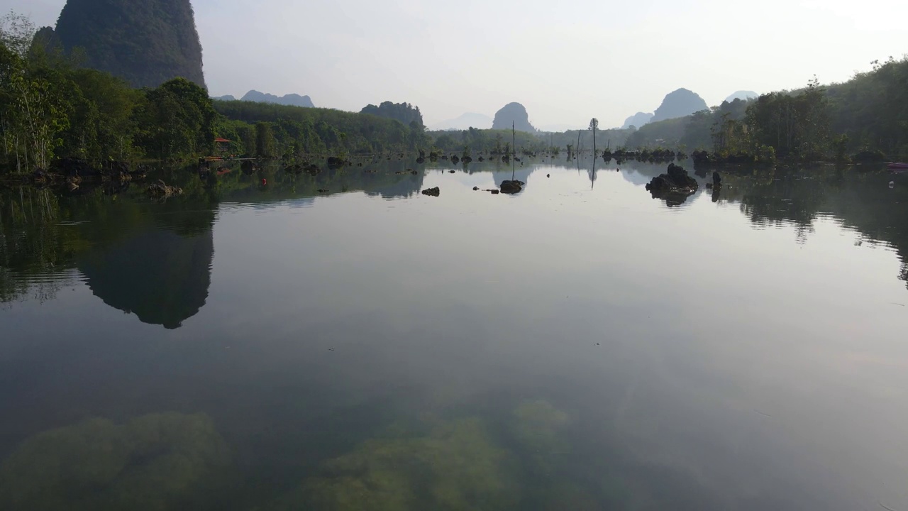 甲米低水位湖的航拍图视频素材