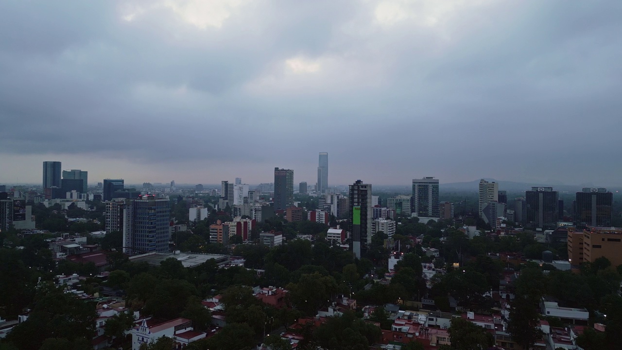 墨西哥城下着雨的早晨视频素材