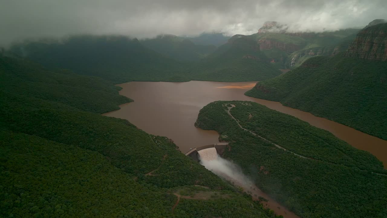 峡谷与水坝视频素材