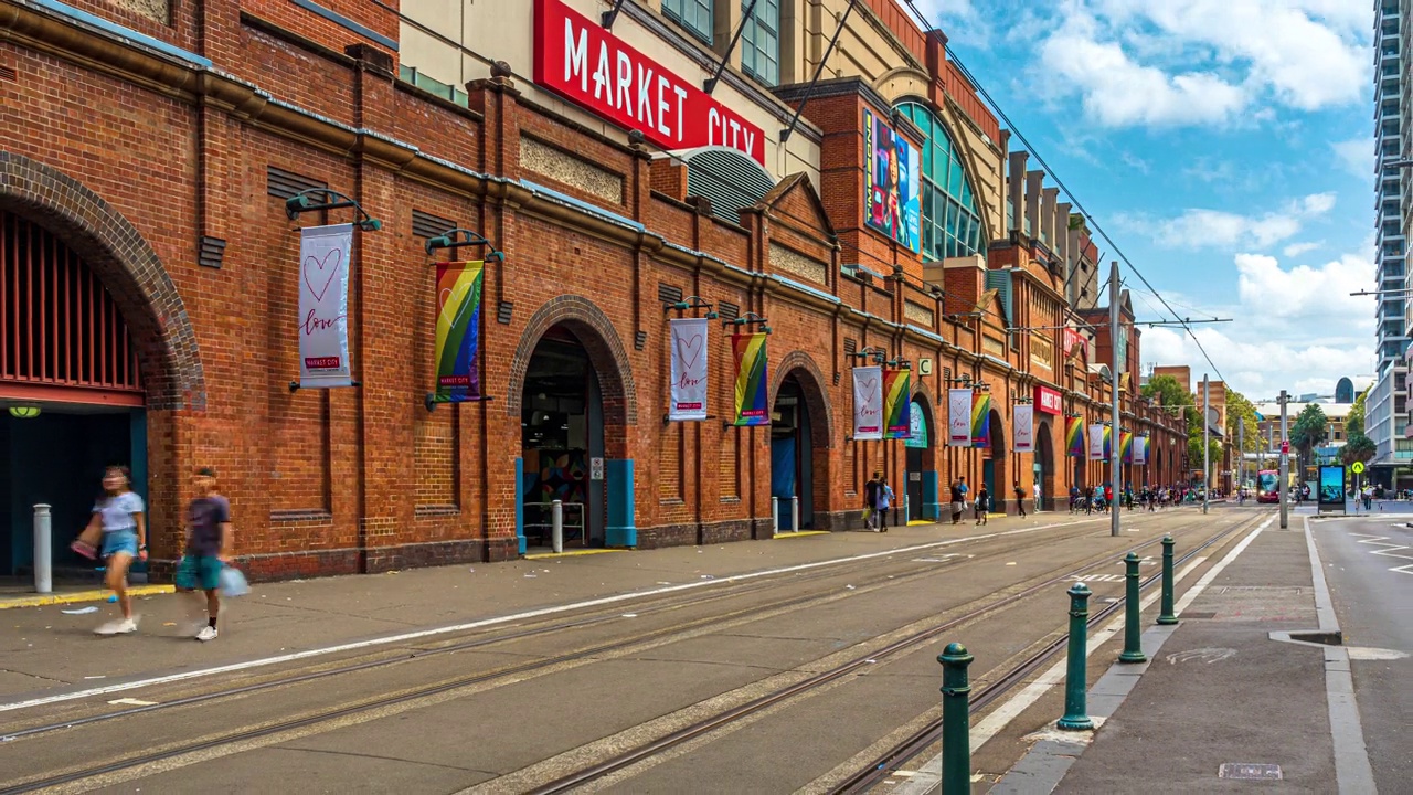 在悉尼Paddy's Markets或Haymarket或Market city周围步行的通勤人群和游客的4K镜头时间流逝视频素材