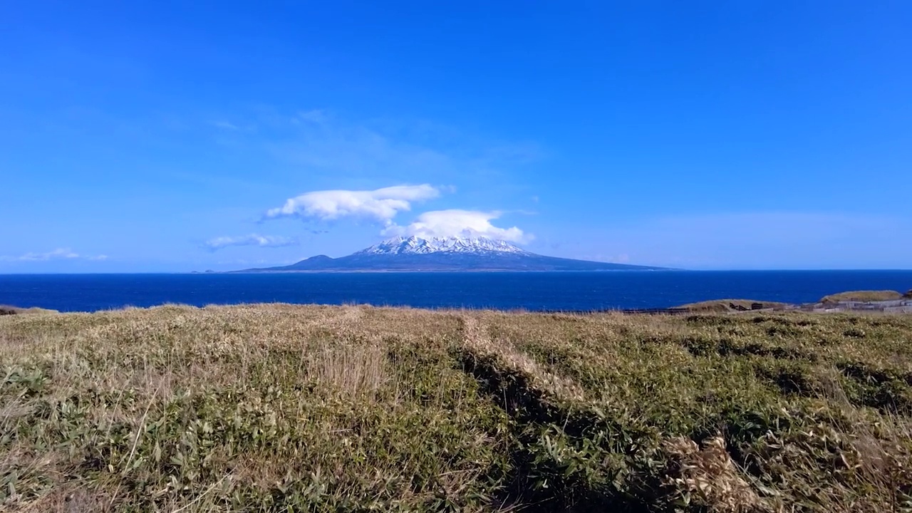 从热本岛看利尻岛视频素材