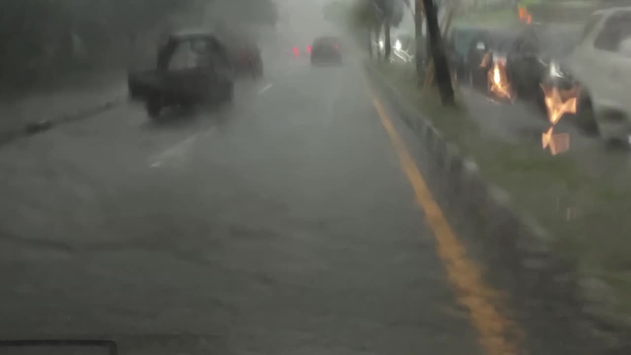 从车里可以看到雨视频素材