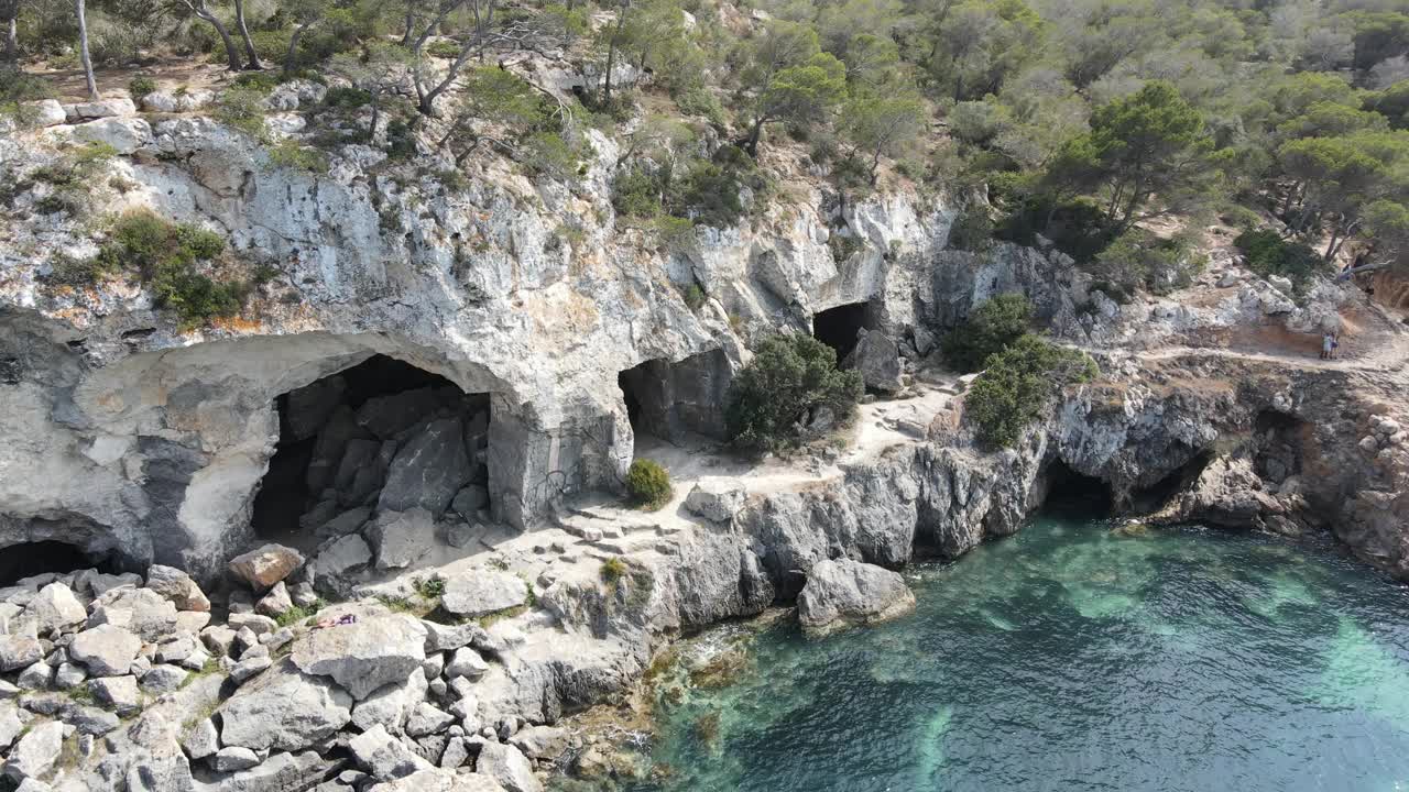 马略卡岛的El Mago海滩(马略卡岛，巴利阿里群岛-西班牙)视频素材