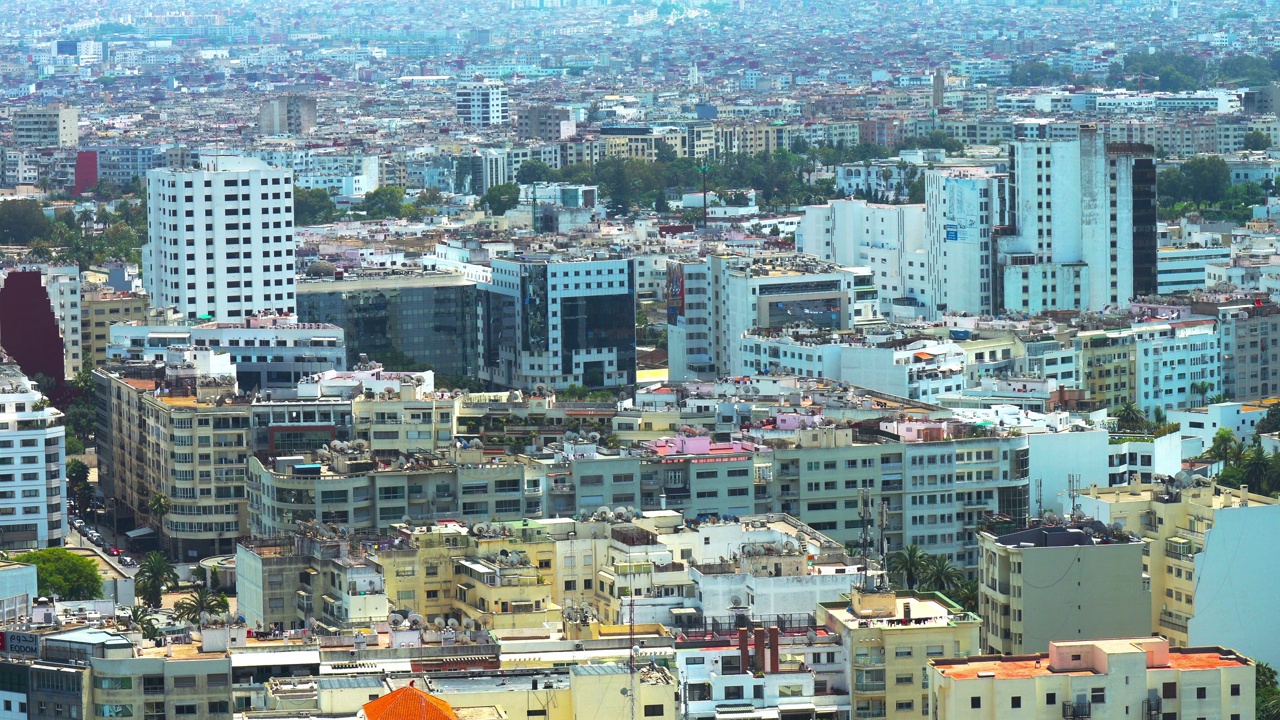 卡萨布兰卡城市景观，建筑和街道，摩洛哥视频素材