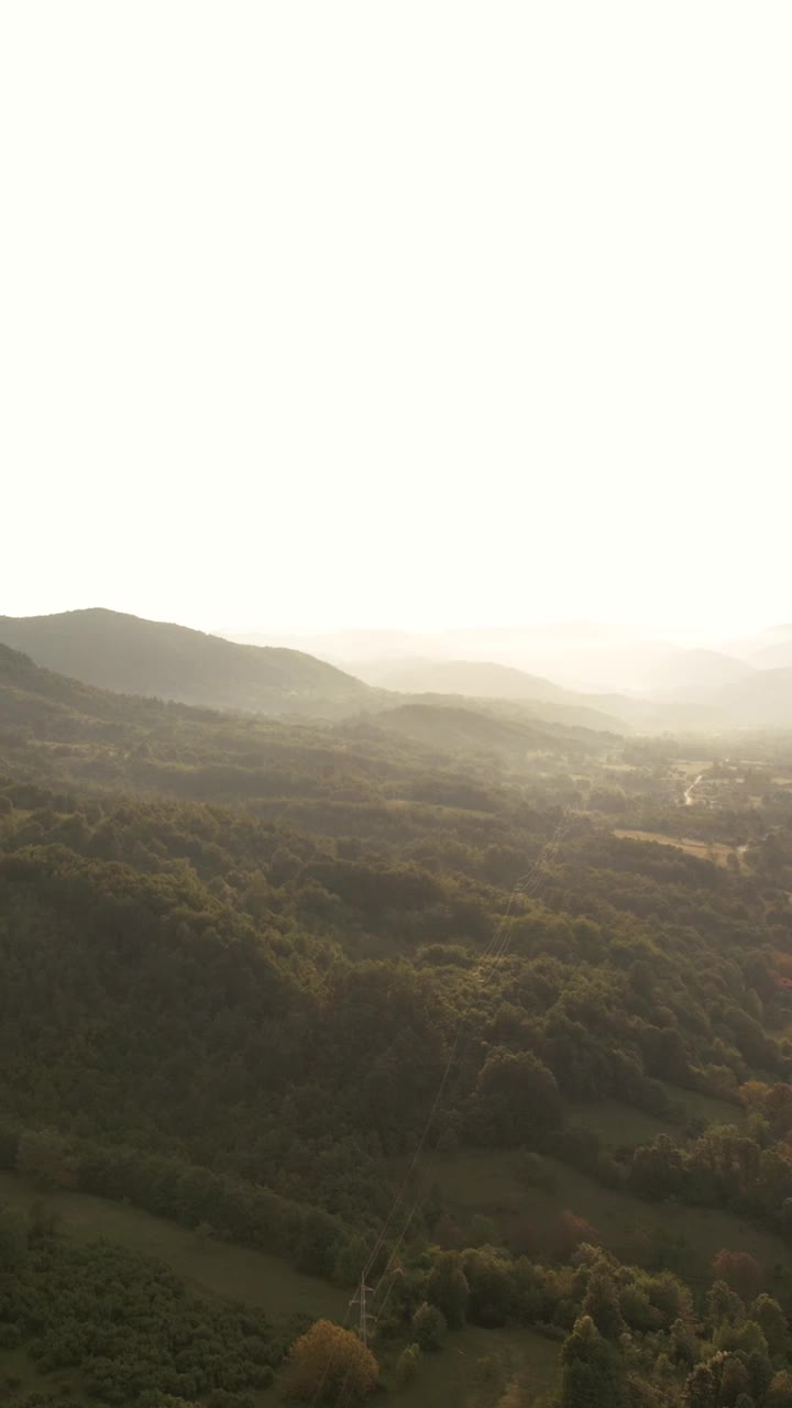 山村的夕阳视频素材