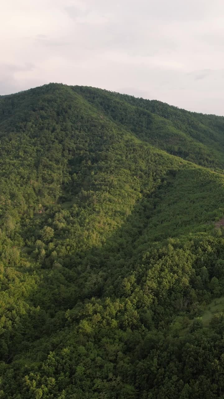 山村的夕阳视频素材