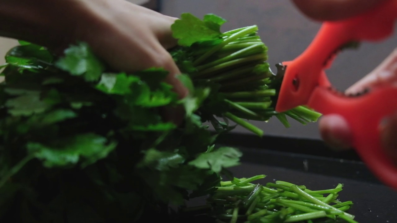 准备烹饪用的蔬菜视频下载