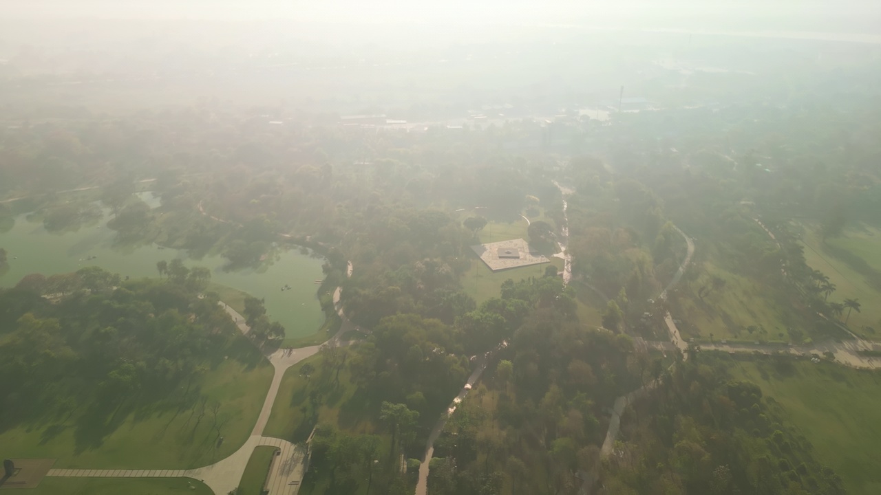 德里:春天印度首都的鸟瞰图——南亚的全景视频素材