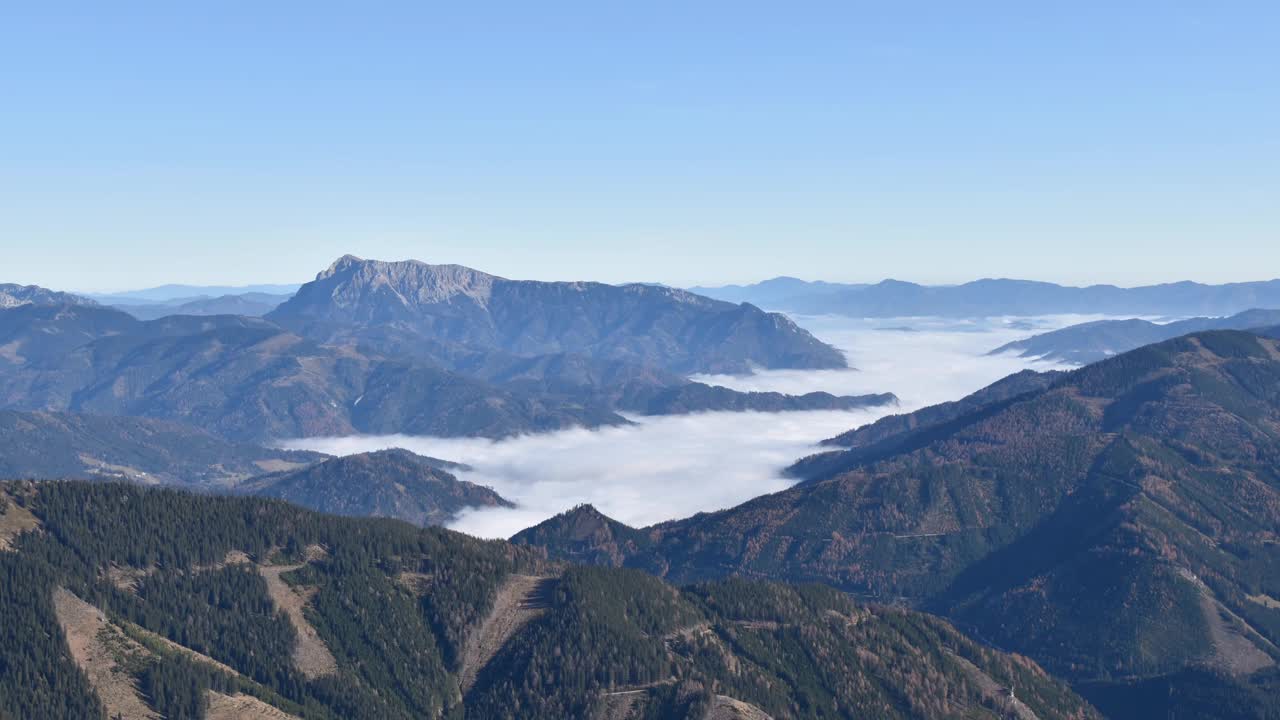 时间流逝与地面雾，从希米莱克在Seckauer Tauern到Gößeck和Liesingtal, Styria视频素材