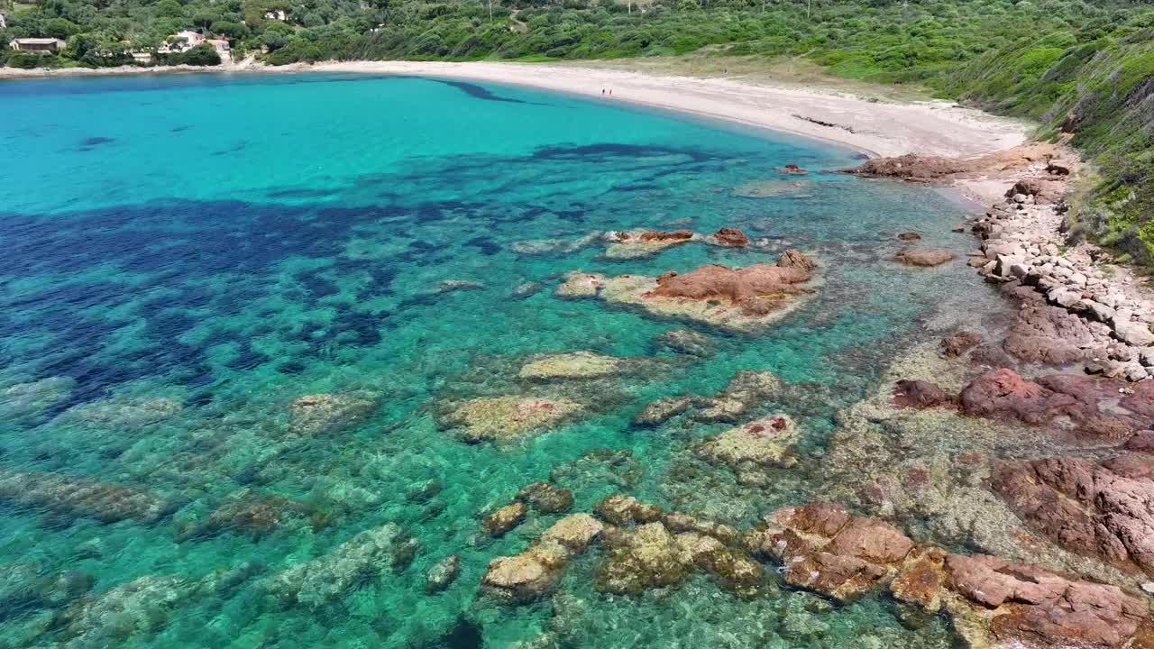 法国科西嘉岛上的卡皮佐洛海滩视频素材