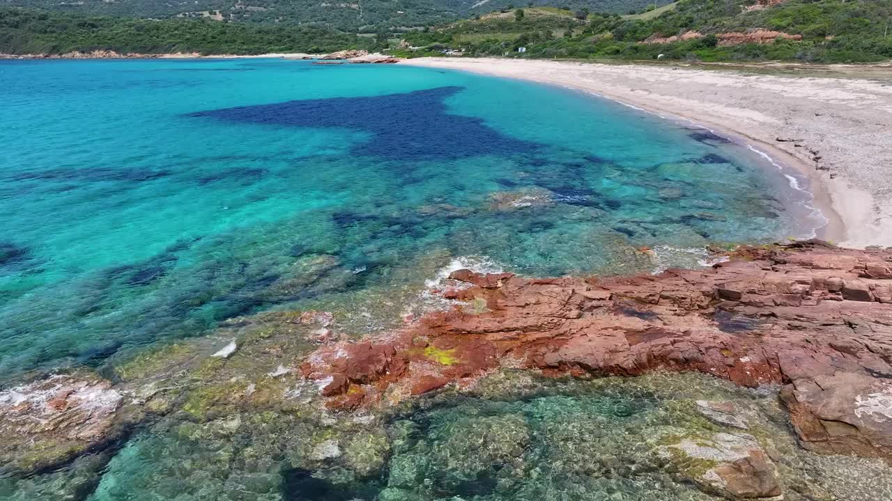 法国科西嘉岛的停滞海滩视频素材