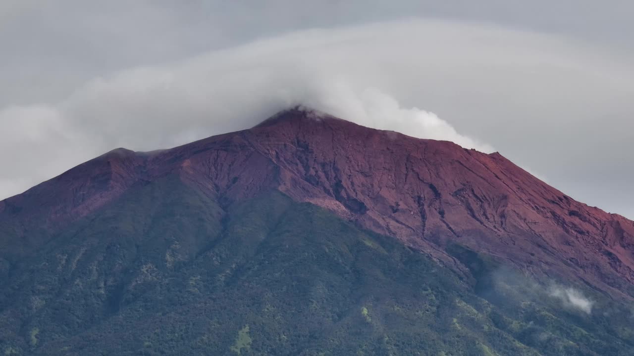 Kerinci山。印度尼西亚苏门答腊。视频素材