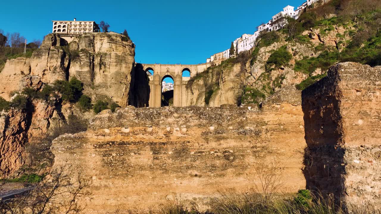 西班牙隆达中世纪城市鸟瞰图。视频素材