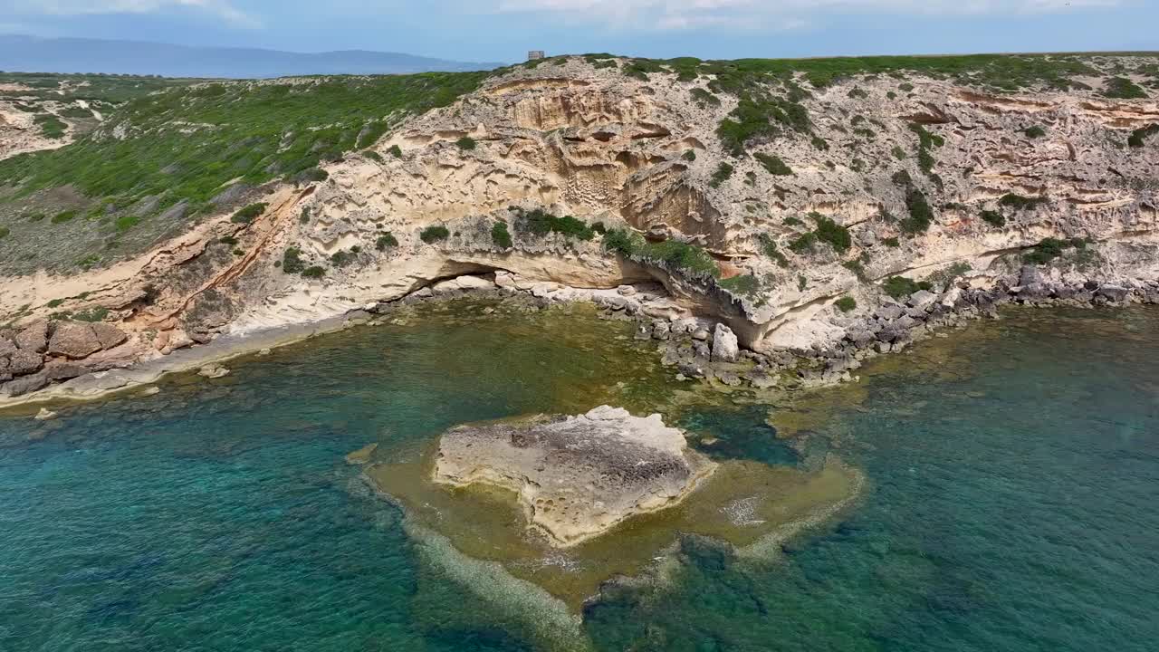 意大利撒丁岛的卡波曼努悬崖视频素材