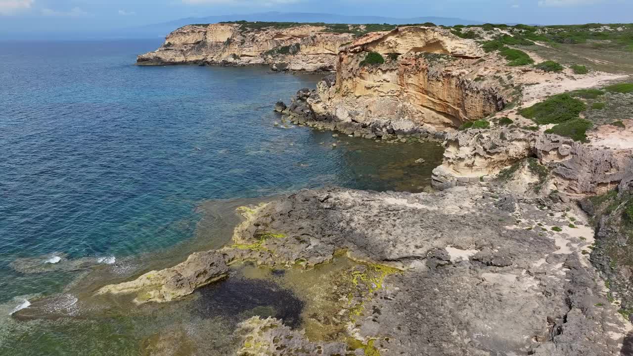 意大利撒丁岛的卡波曼努悬崖视频素材