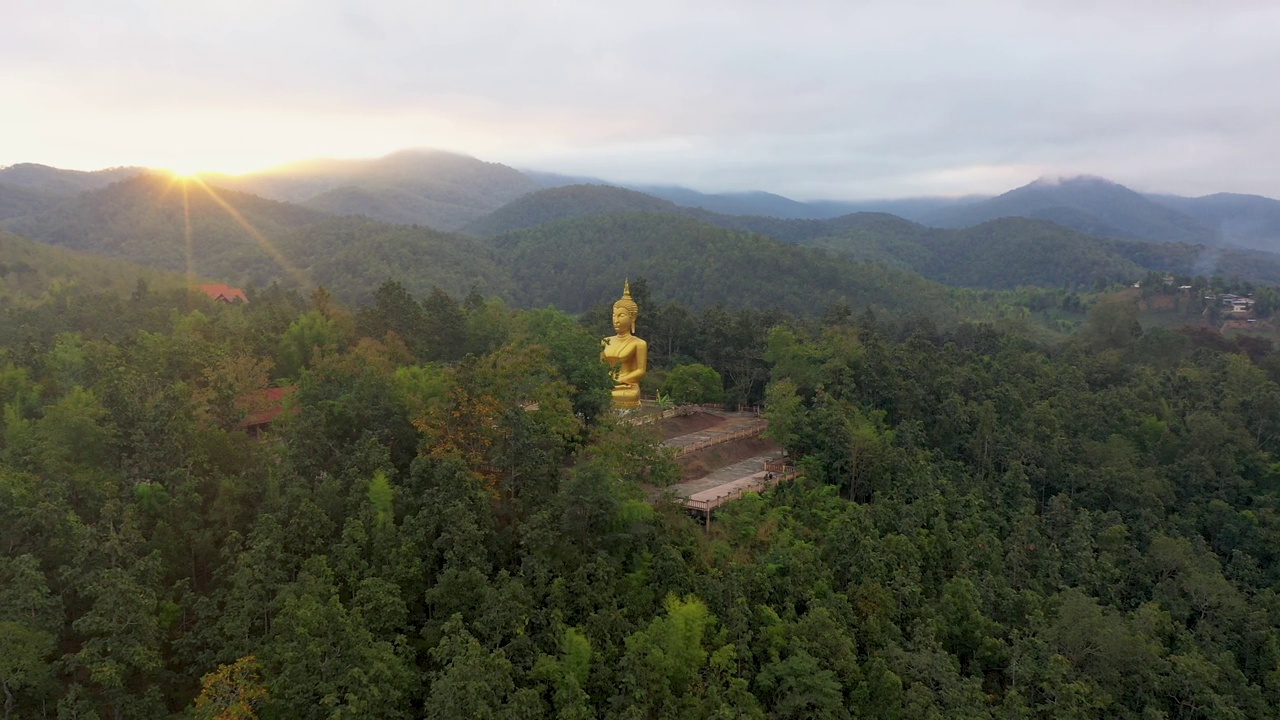 Phra That Chom Thong, Mae Sariang, Mae Hong Son省，泰国视频素材