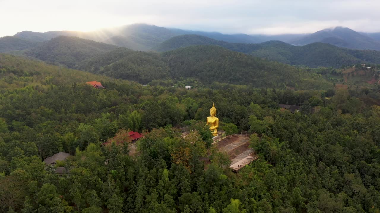 Phra That Chom Thong, Mae Sariang, Mae Hong Son省，泰国视频素材