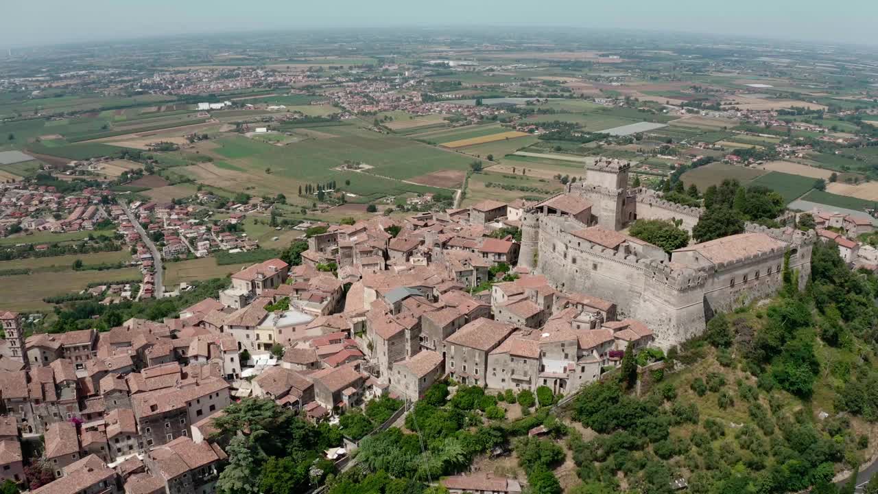 Sermoneta Lazio村鸟瞰图视频素材