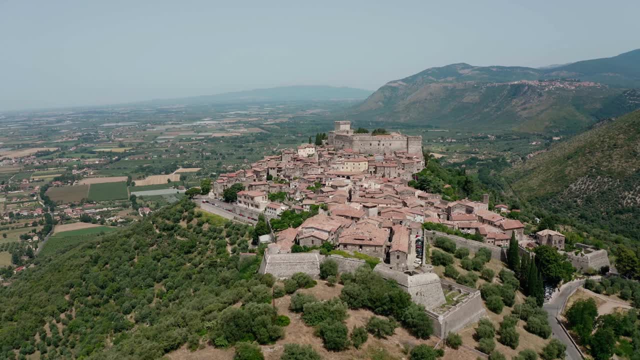 Sermoneta Lazio村鸟瞰图视频素材