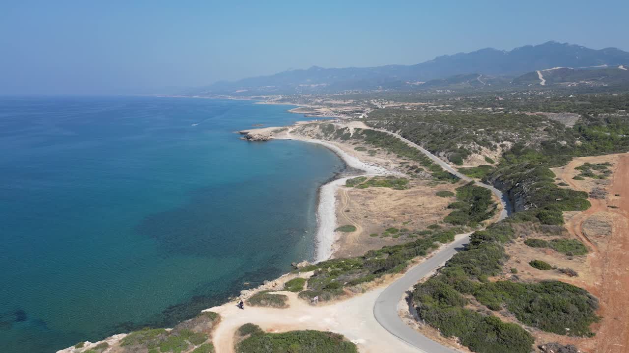 地中海海滨沙滩公路航拍视频素材