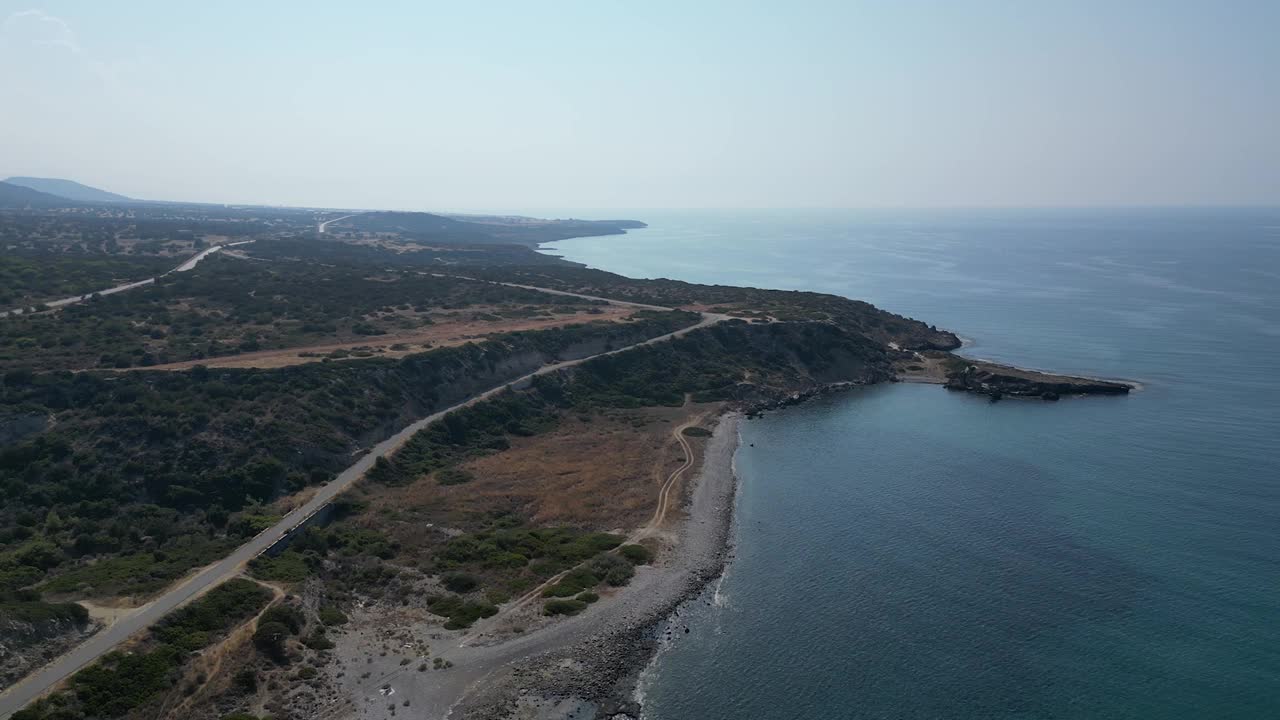 地中海海滨沙滩公路航拍视频下载