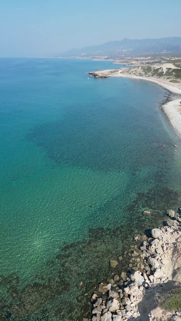 地中海海滨沙滩公路航拍视频素材