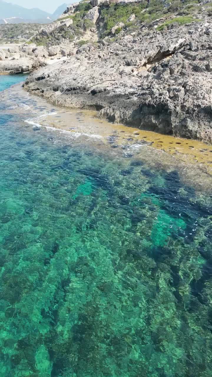 地中海海滨沙滩公路航拍视频下载