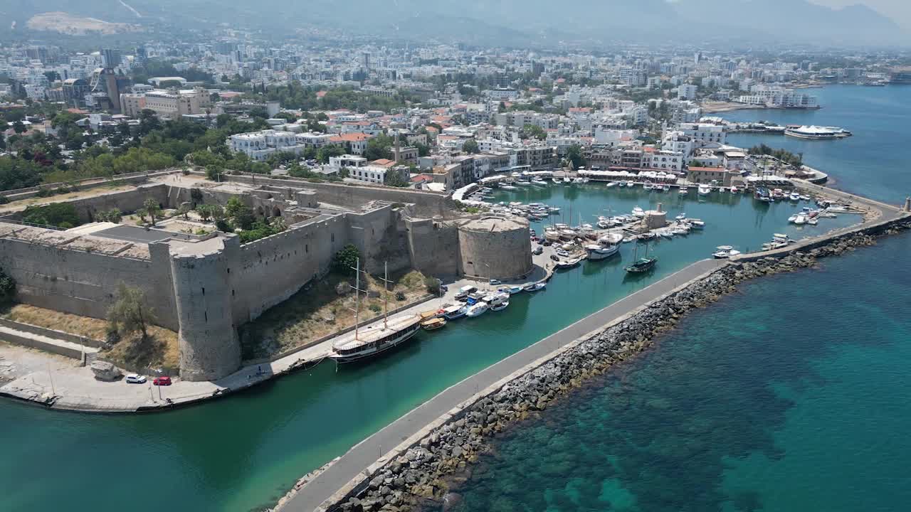 北塞浦路斯土耳其共和国城市船只港口视频素材