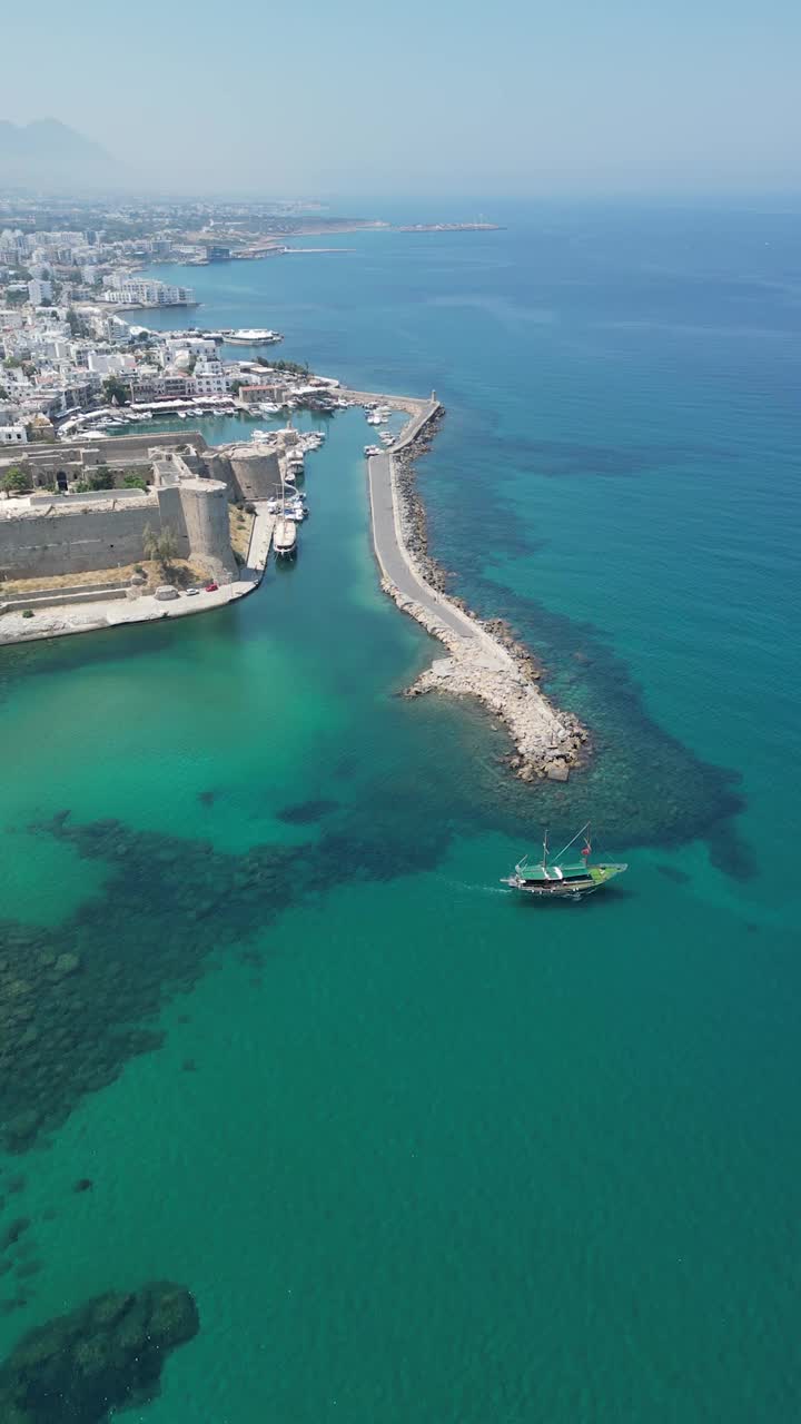 北塞浦路斯土耳其共和国城市船只港口视频素材