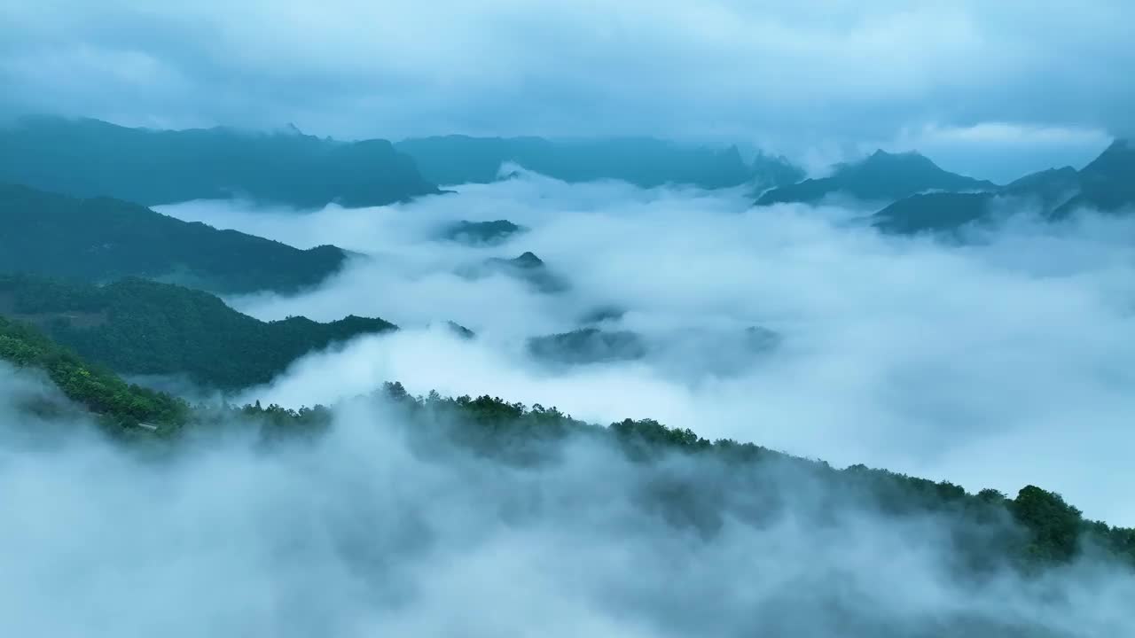 清晨的山雾视频素材