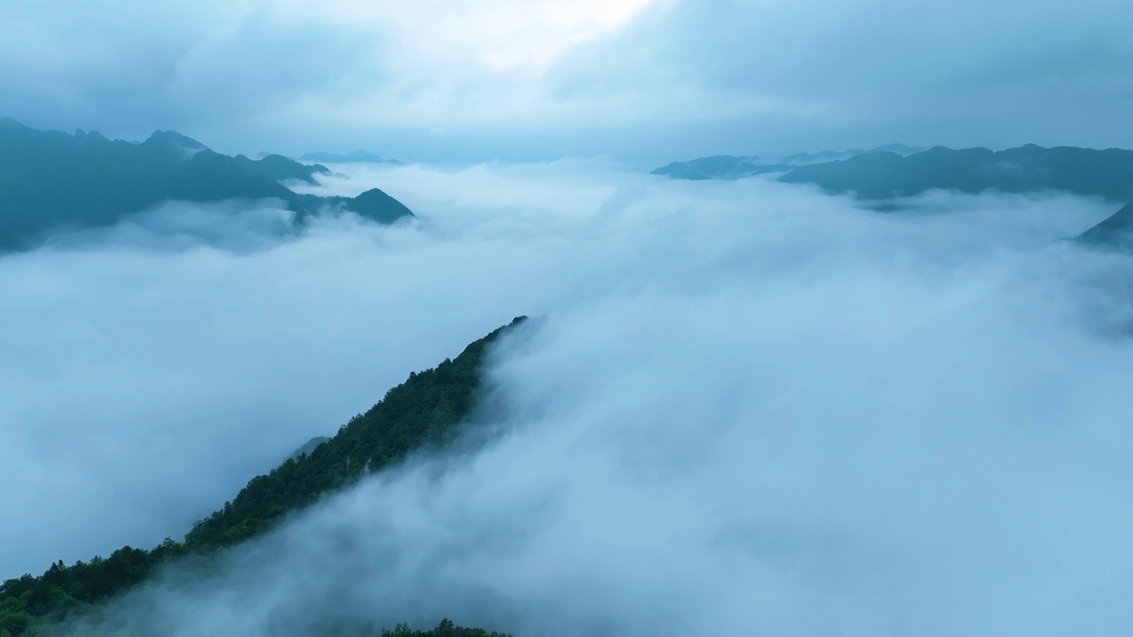 清晨的山雾视频素材