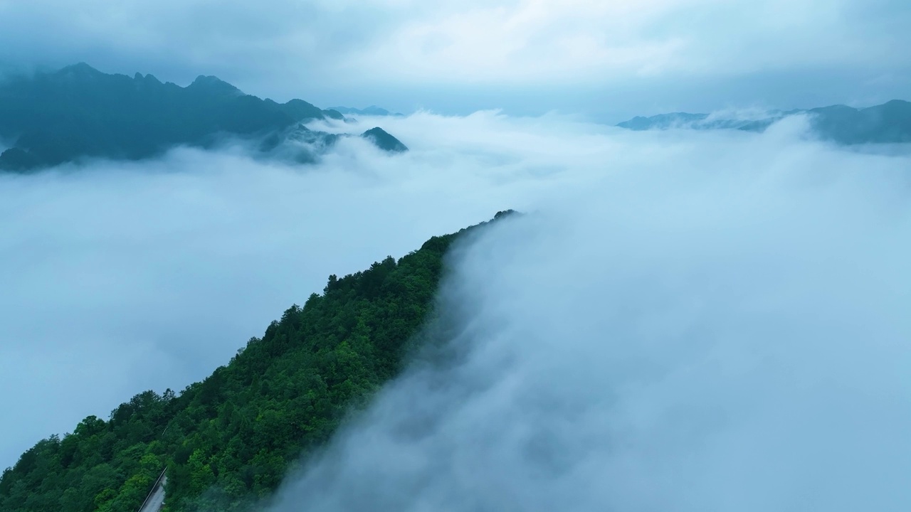 清晨的山雾视频素材