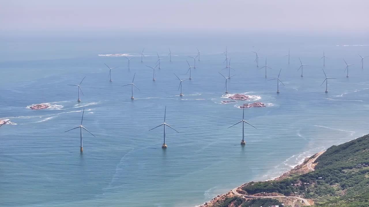 海上风电场的航拍照片视频素材