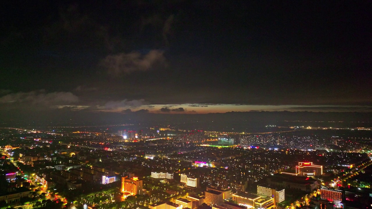 暴雨后日落，城市夜景，雨中航拍视频素材