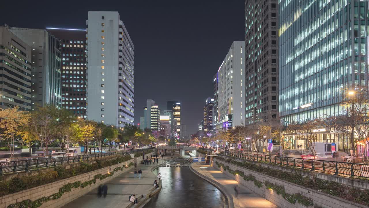 韩国首尔延时4K，清溪川的城市天际线夜间延时视频素材