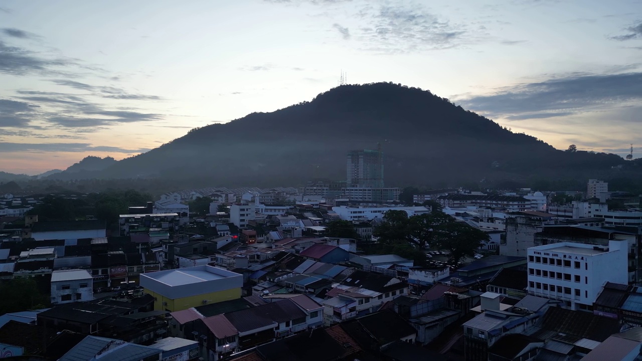 空中滑行武吉默塔贾姆老建筑视频素材