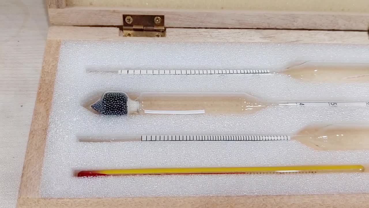 一种叫做比重计的测量仪器用来测量液体的比重视频下载