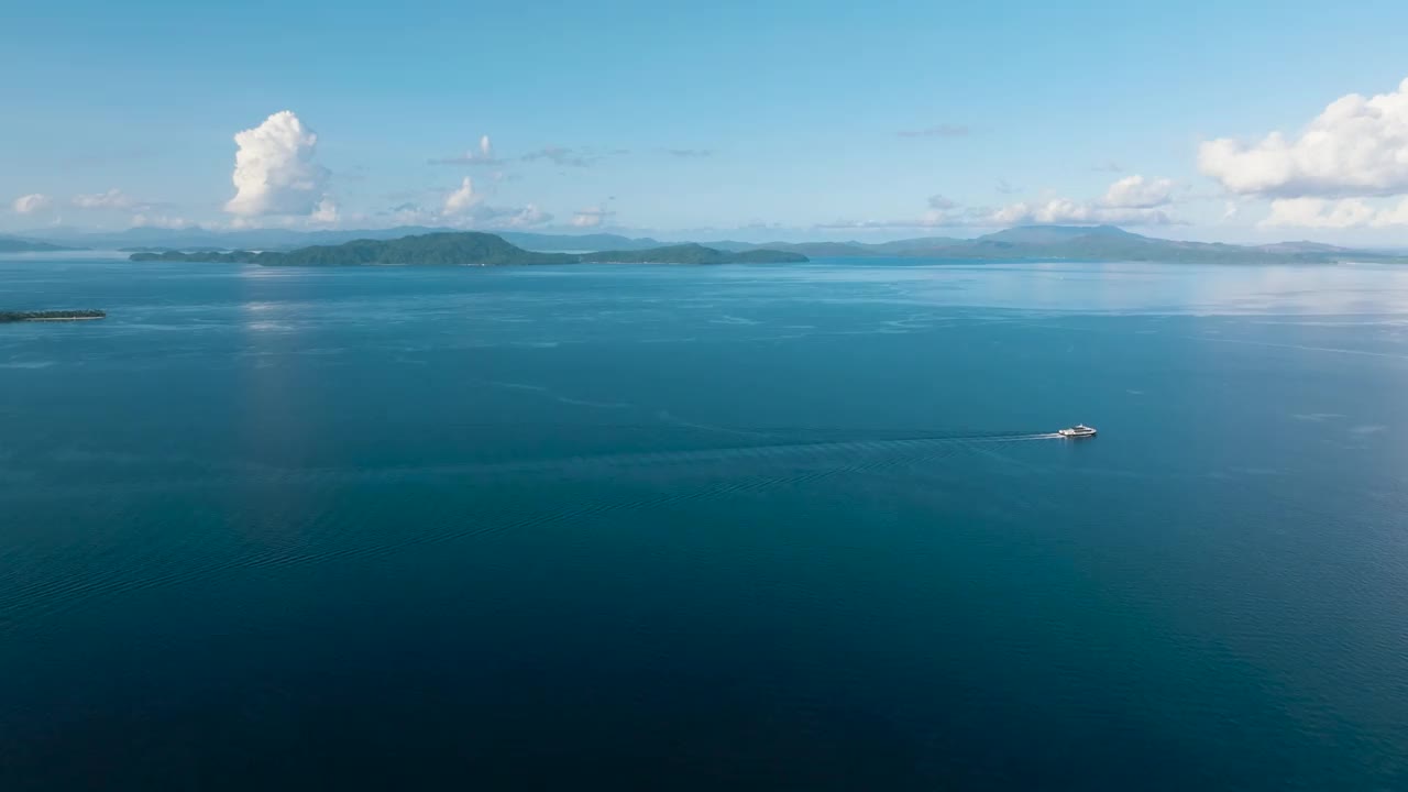 蓝海和热带岛屿。菲律宾。视频素材