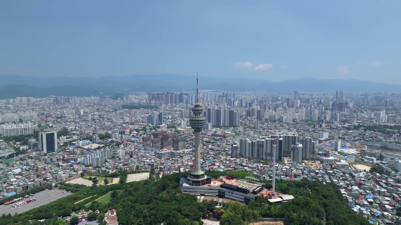 韩国大邱达西区Duryu Park、Duryu Mountain、大邱Eworld、83Tower等市中心视频素材