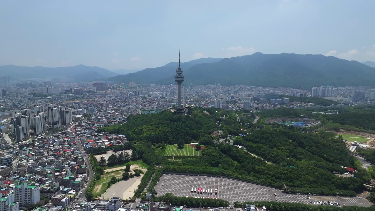 韩国大邱达西区Duryu Park、Duryu Mountain、大邱Eworld、83Tower等市中心视频素材