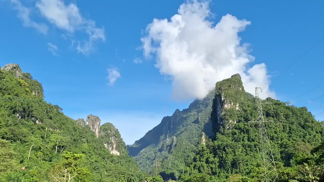 山水山，蓝天白云视频素材