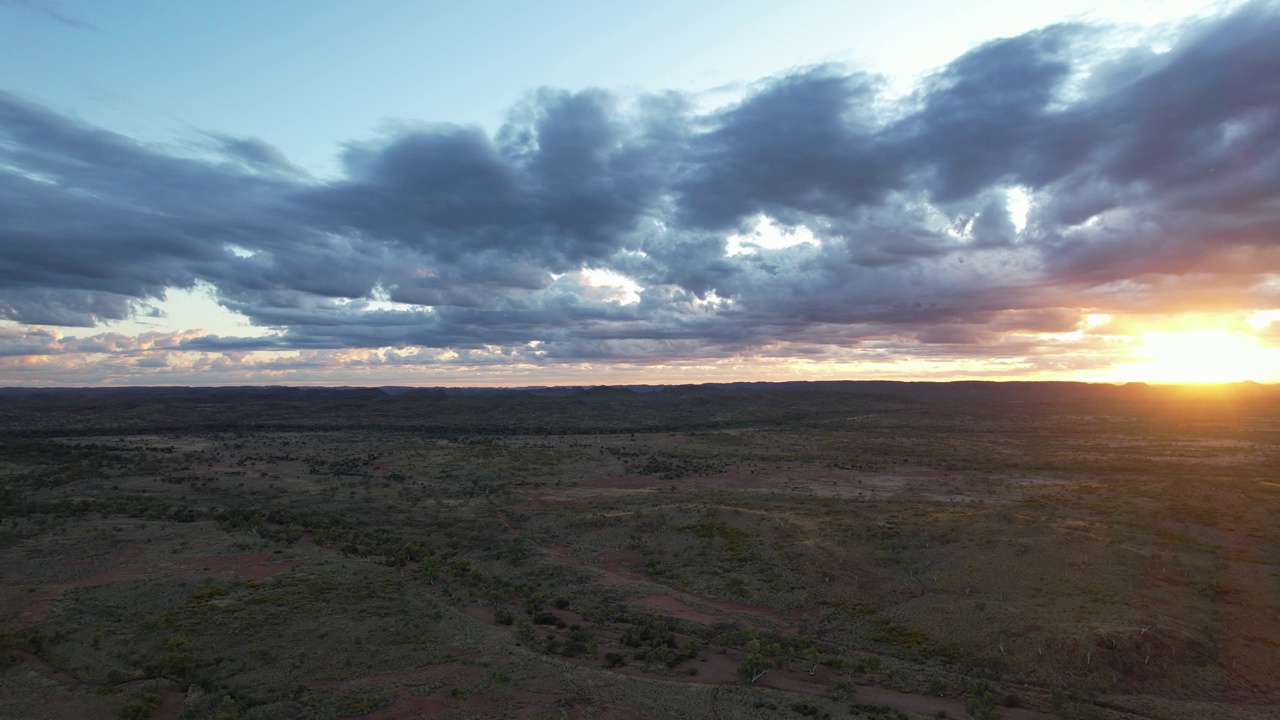 澳大利亚昆士兰州Cloncurry的航拍画面视频素材