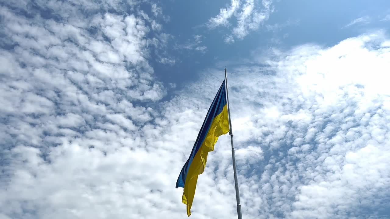 乌克兰的大蓝黄旗视频素材