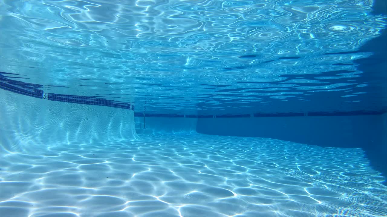 空游泳池水下光模式视频素材