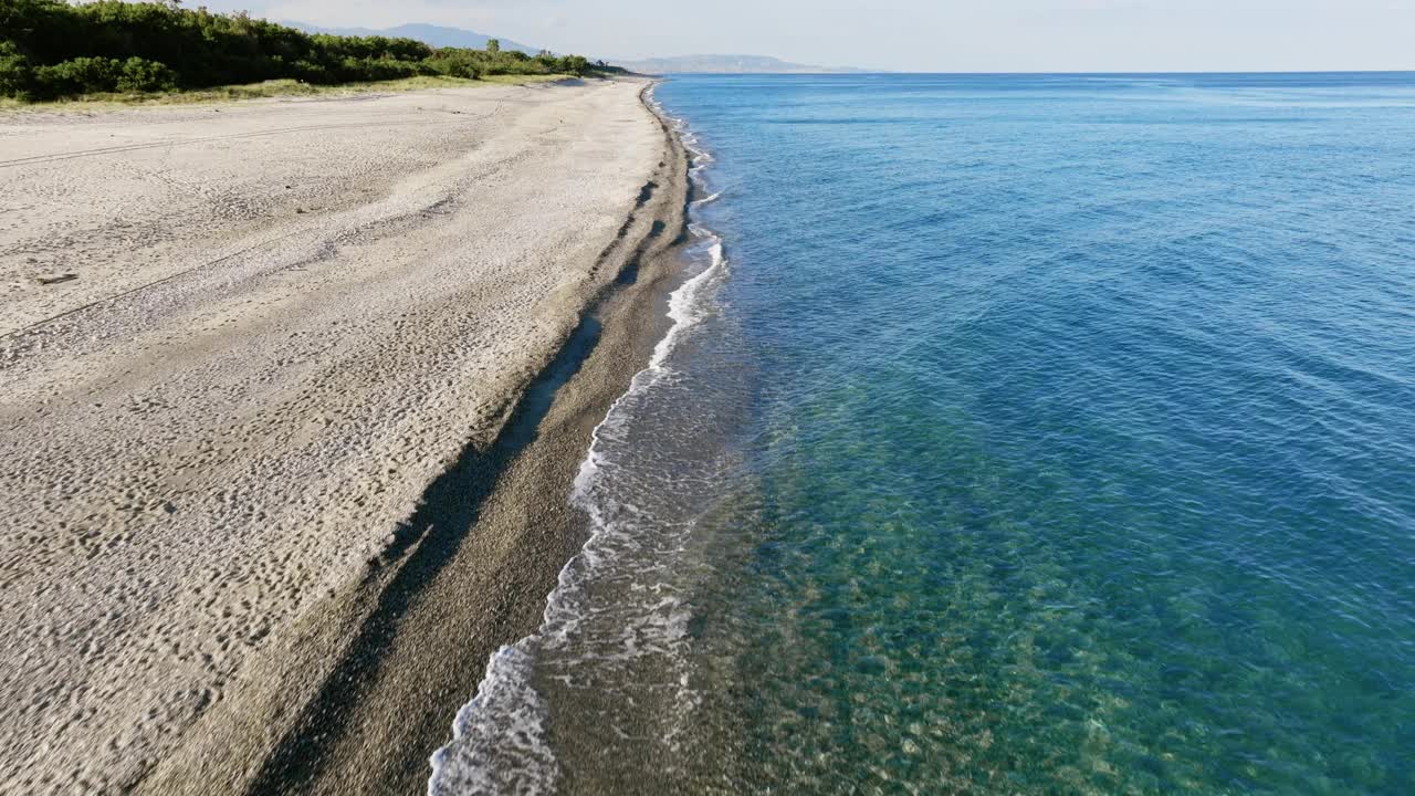 夏天的卡拉布里亚地区和地中海的海滩视频素材