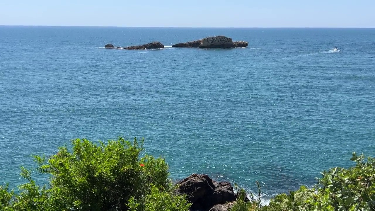 夏季地中海沿岸风景优美。视频素材