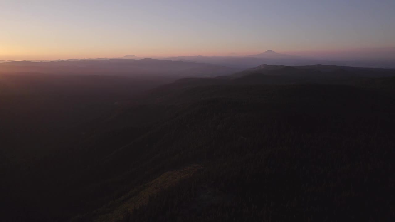 日落时的山峦视频下载