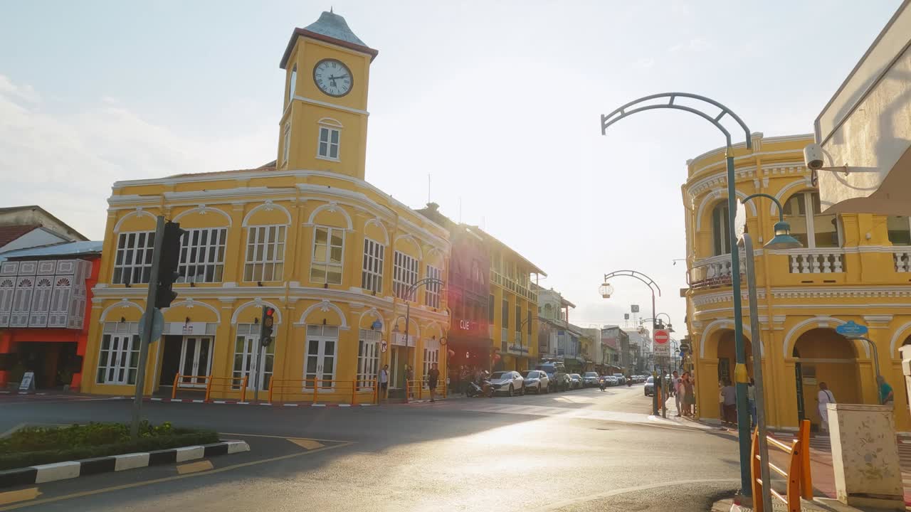 泰国普吉岛古老的黄色建筑地标视频素材