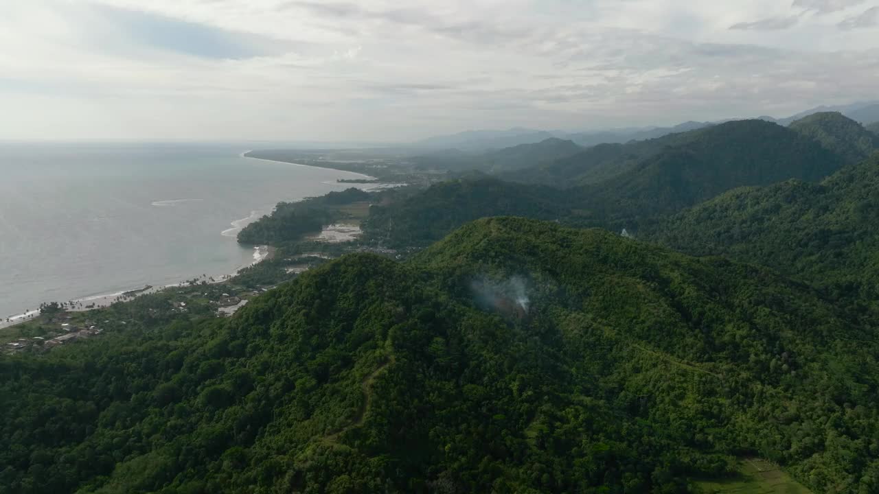 印度尼西亚苏门答腊岛的海岸线。视频素材