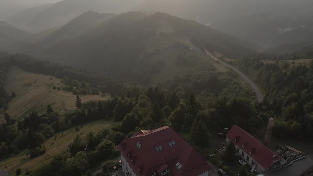 喀尔巴阡山脉的日落，美丽的自然风光，4k视频素材